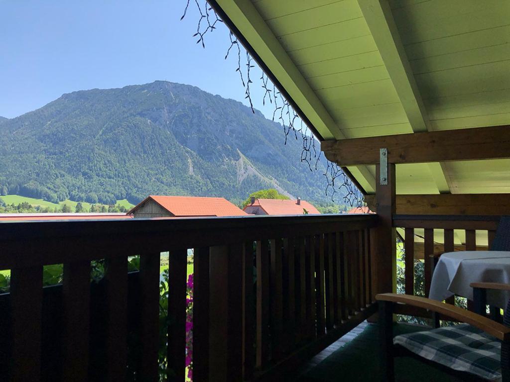 Haus Jaeger Ferienwohnungen Mit Indoor-Pool Inkl. Chiemgaukarte โรพอลดิง ภายนอก รูปภาพ