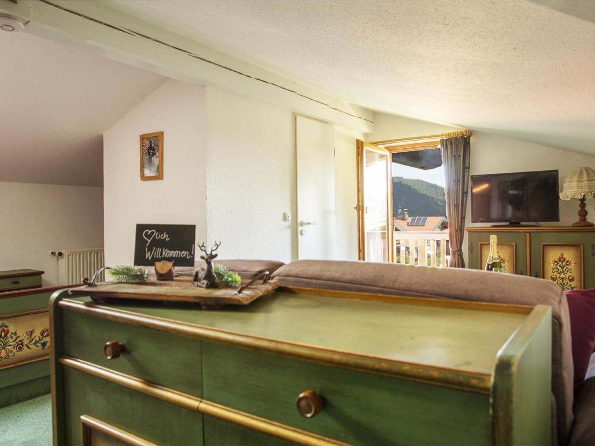 Haus Jaeger Ferienwohnungen Mit Indoor-Pool Inkl. Chiemgaukarte โรพอลดิง ภายนอก รูปภาพ