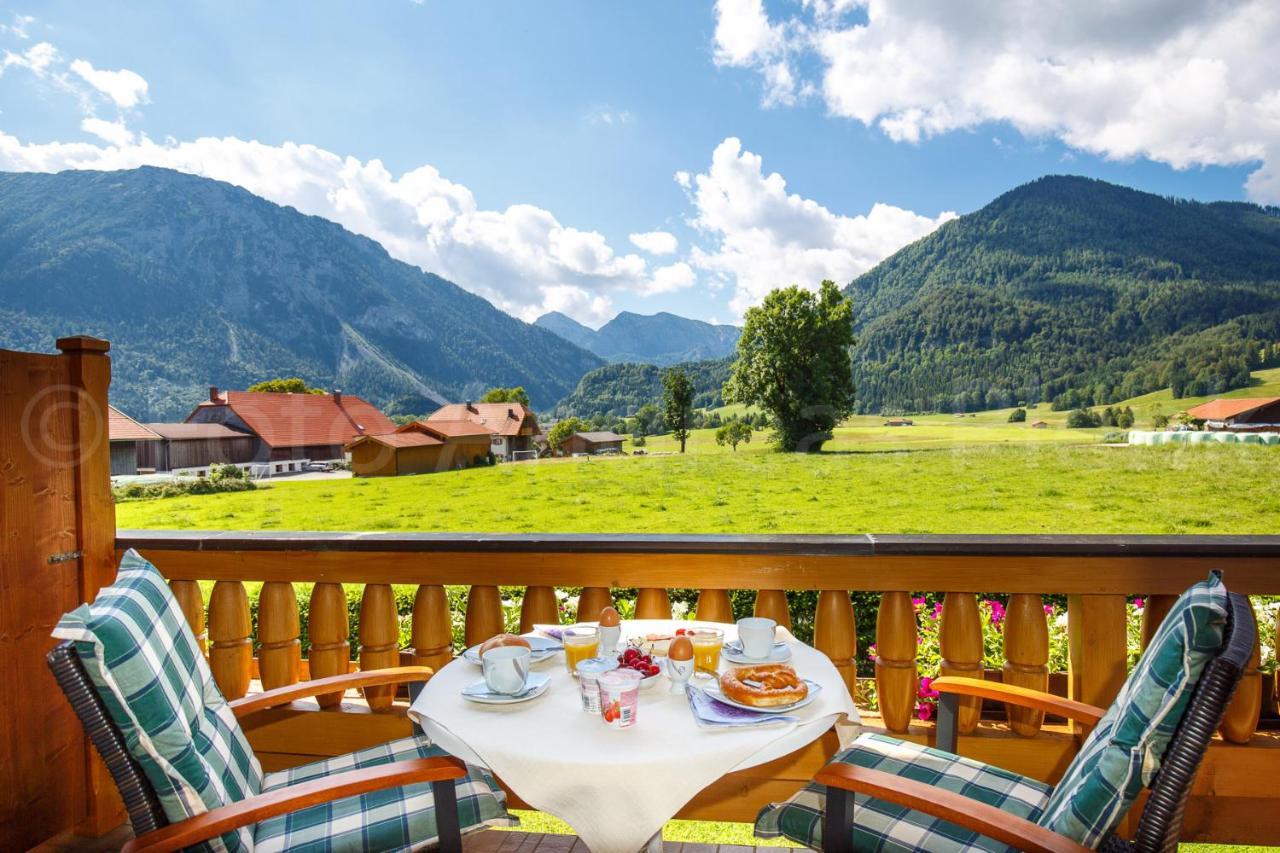 Haus Jaeger Ferienwohnungen Mit Indoor-Pool Inkl. Chiemgaukarte โรพอลดิง ภายนอก รูปภาพ