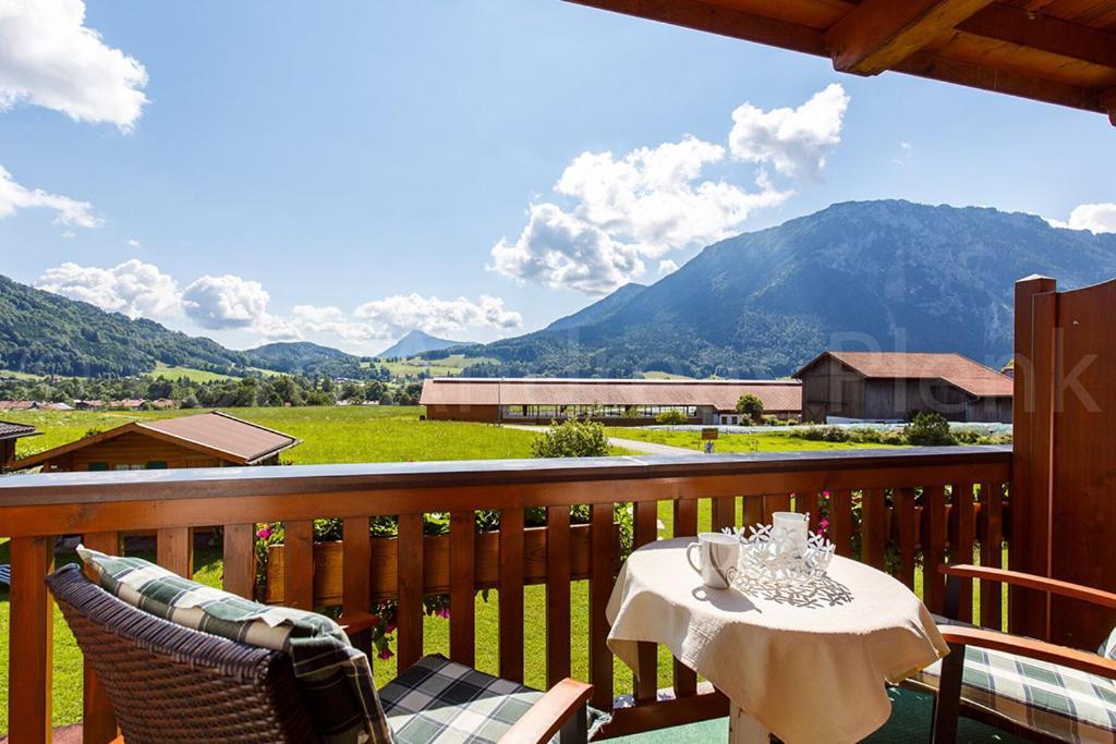 Haus Jaeger Ferienwohnungen Mit Indoor-Pool Inkl. Chiemgaukarte โรพอลดิง ภายนอก รูปภาพ